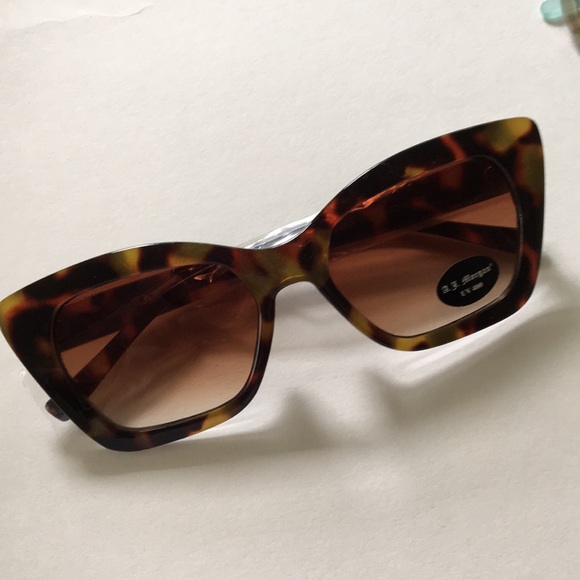 Anthropologie Accessories - AJ Morgan Tortoiseshell Sunglasses